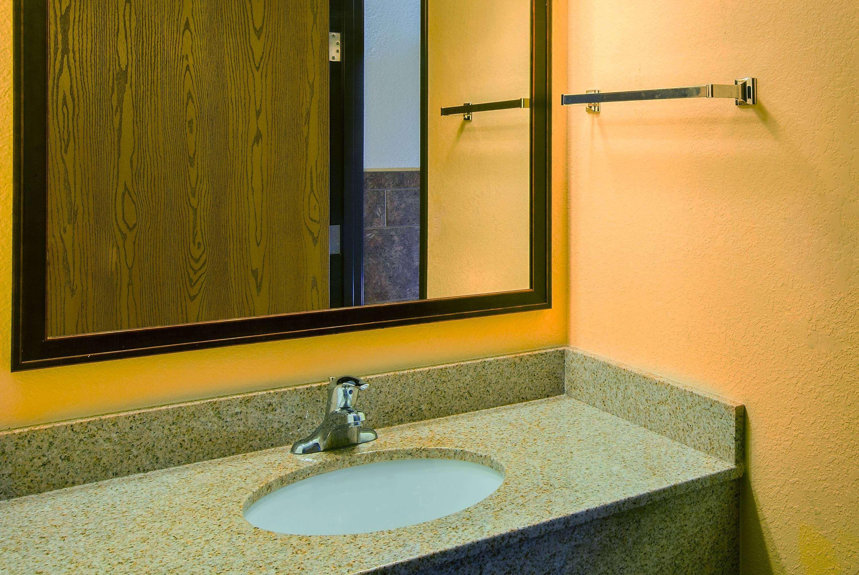 Americinn By Wyndham Chamberlain Conference Center Екстериор снимка